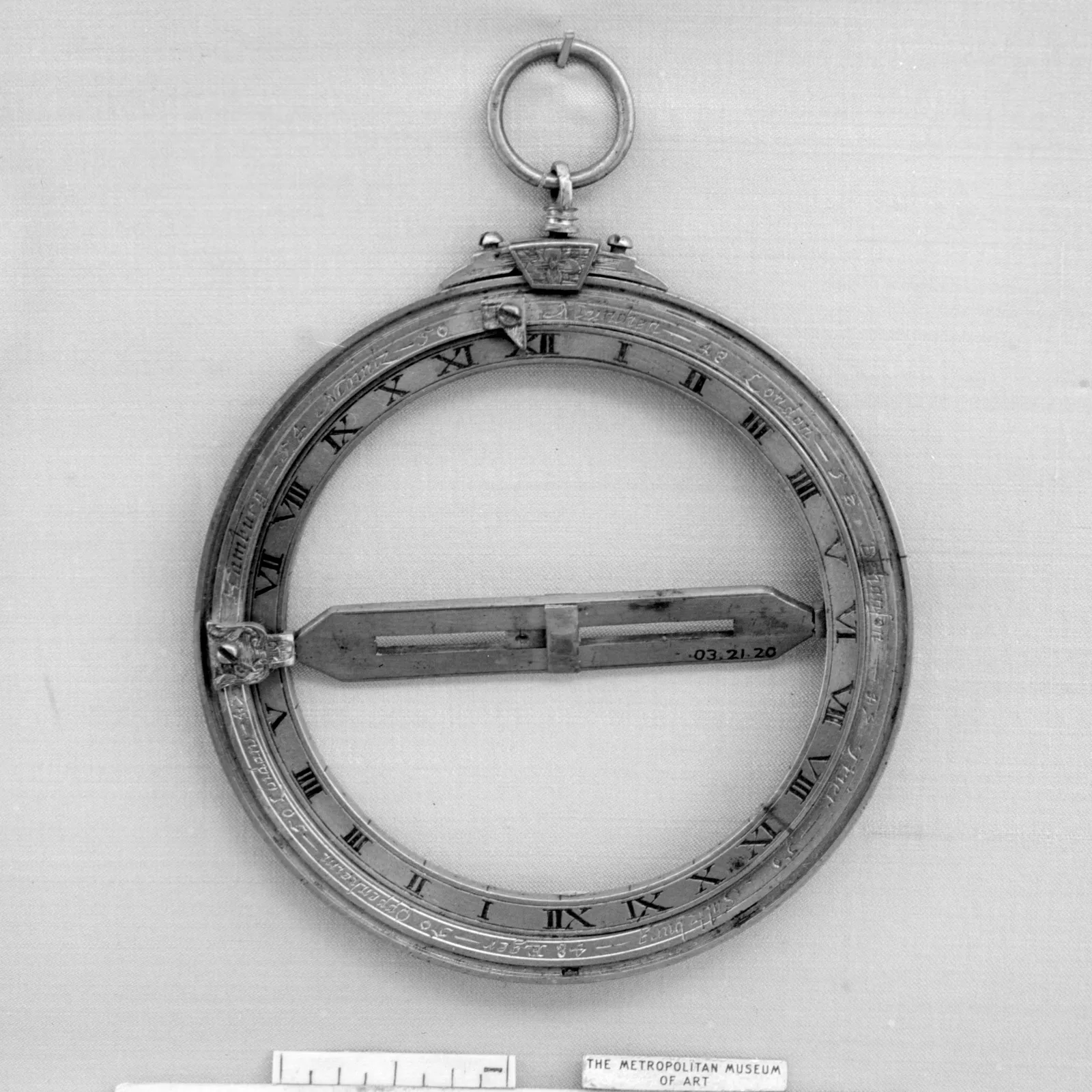 Eighteenth-century gilded brass universal ring sundial, Roman numerals engraved around the ring