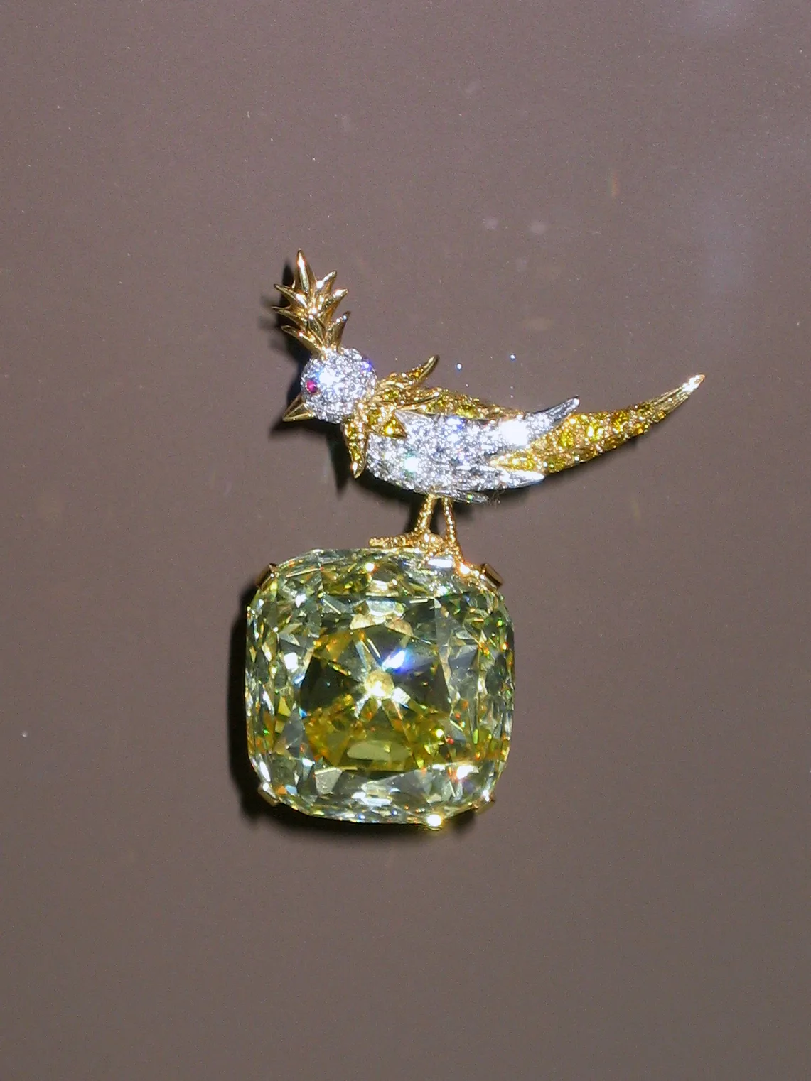 Jean Schlumberger Bird on a Rock brooch with a diamond bird perched on the yellow Tiffany Diamond