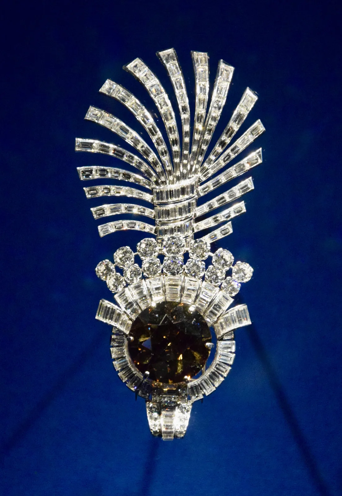 Cartier turban ornament centered on the Tiger's Eye brown diamond with a diamond aigrette