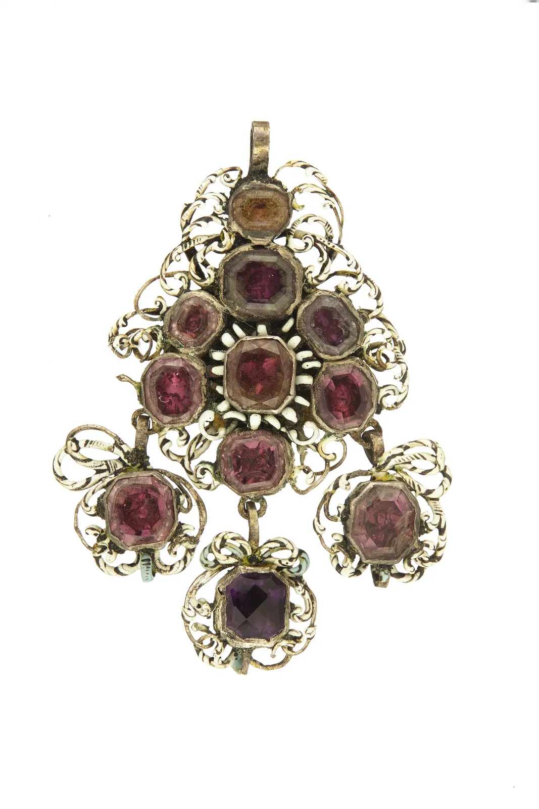 A late seventeenth-century girandole earring of table-cut amethysts, with one stone at the top, a flower of stones, and three pear drops